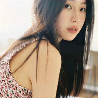 不可爱的她